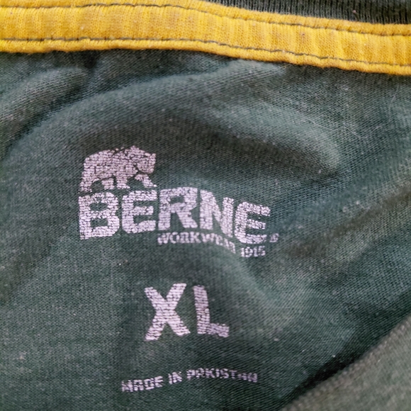 BERNE Forest Green Short-Sleeve Pocket Tee for Men - Picture 3 of 3